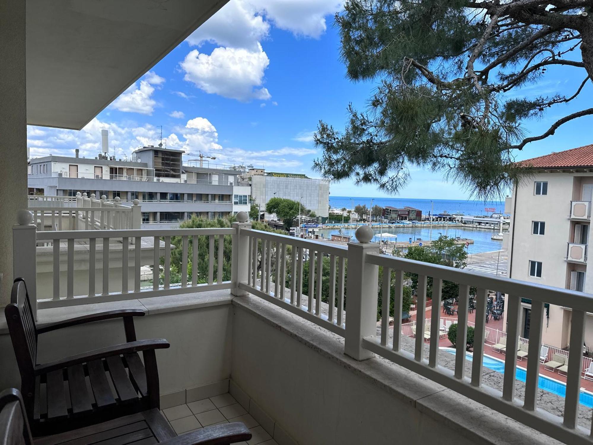 Residence Lungomare - Charming Apartments Riccione Exterior photo